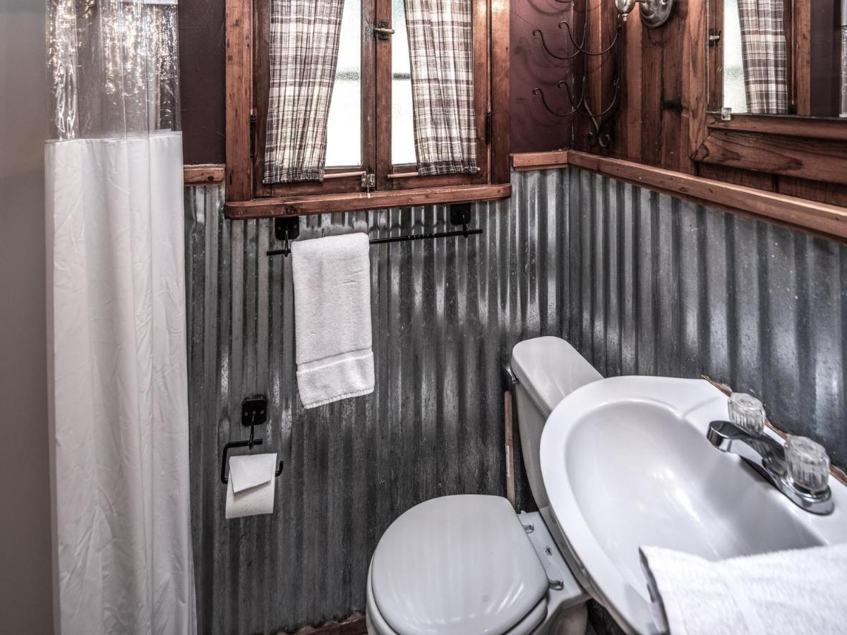 רואידוסו Destiny Cabin, 2 Bedrooms, Fireplace, Midtown, Sleeps 7 מראה חיצוני תמונה